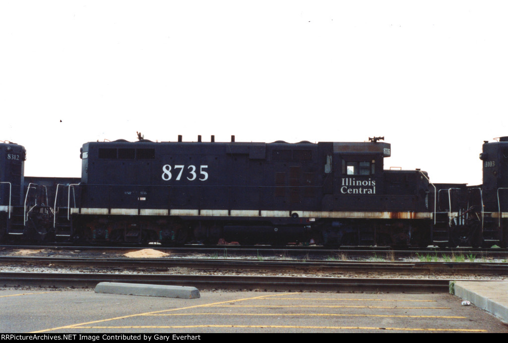 IC GP11 #8735 - Illinois Central